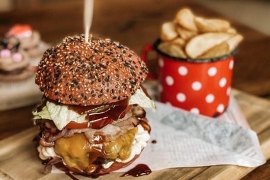 Picture of Valentinov burger + krompirček